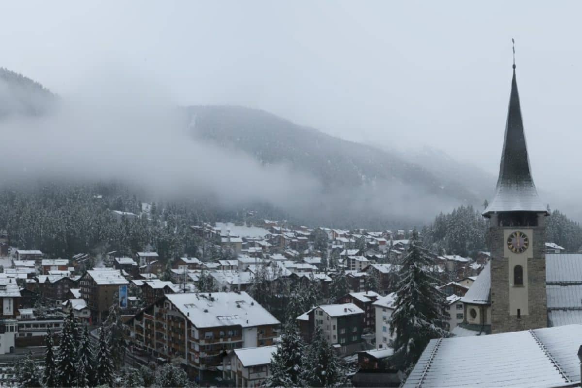 zermatt havas látképe augusztusban, alpok